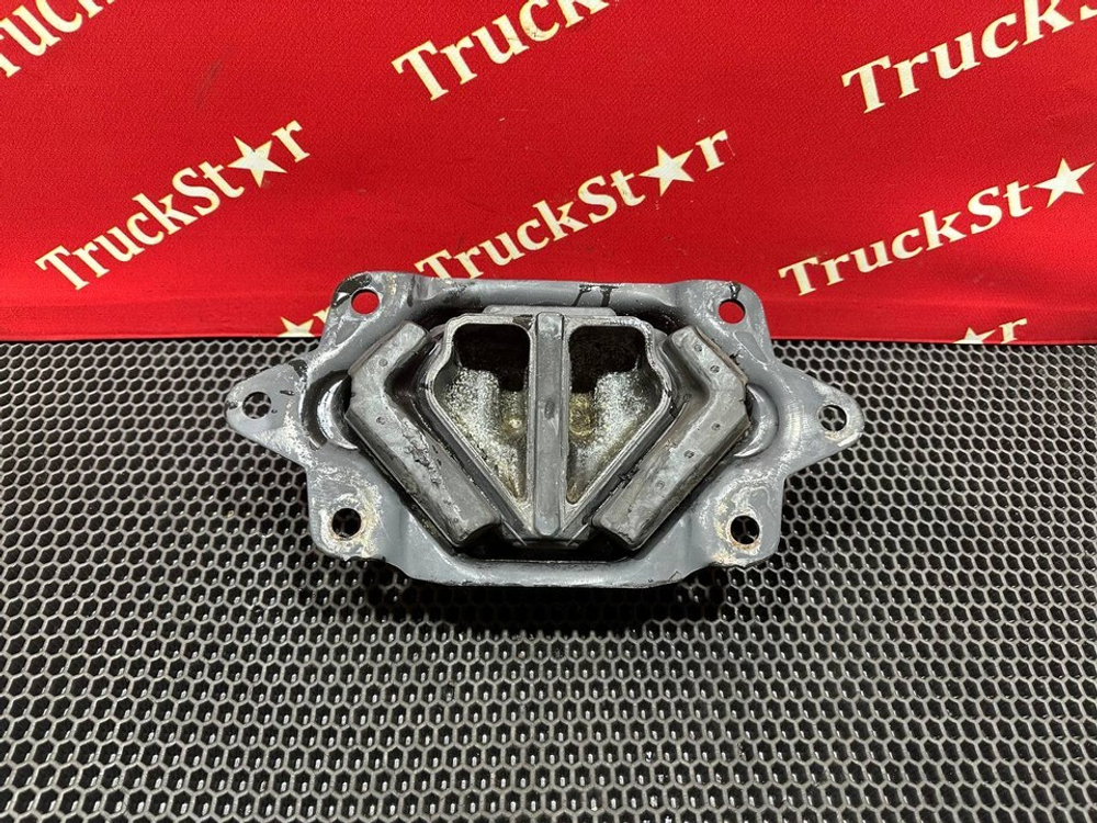 Подушка двигателя задняя 2019г