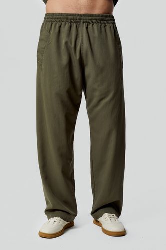 Хаки костюм-тройка HEATHEN