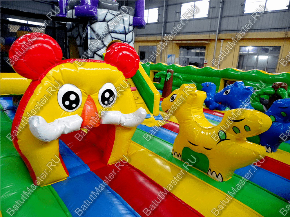 Большой надувной батут "Средневековье" 12*12*5 м