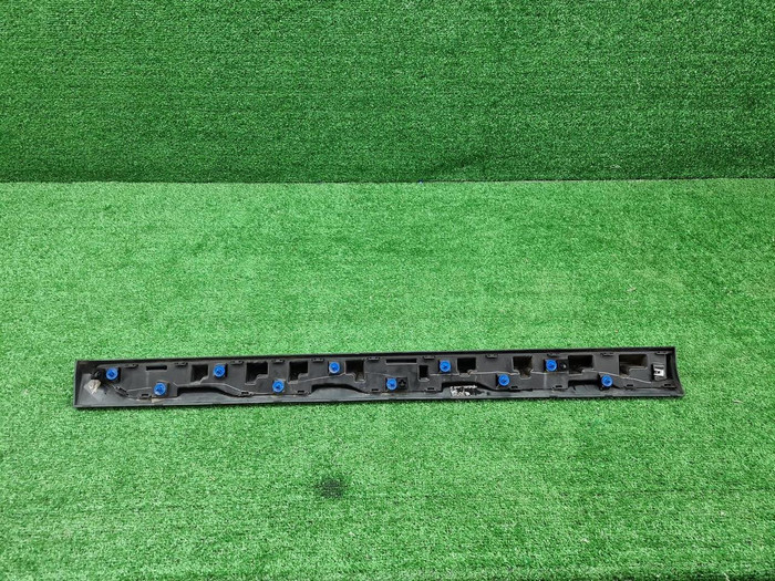 Накладка двери правая BMW X3 G01 (2017-2024)