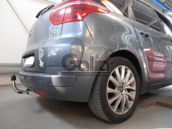 Фаркоп оцинкованный Galia C051A для Citroen C4 Picasso 2006-2013, Citroen C4 Grand Picasso 2006-2013, Peugeot 5008 2009-2017(паспорт и сертификат в комплекте)(без электрики)