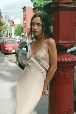 ZARA ДЛИННОЕ ПЛАТЬЕ ИЗ ЖОРЖЕТА С ВОЛАНАМИ, ЭКРЮ
