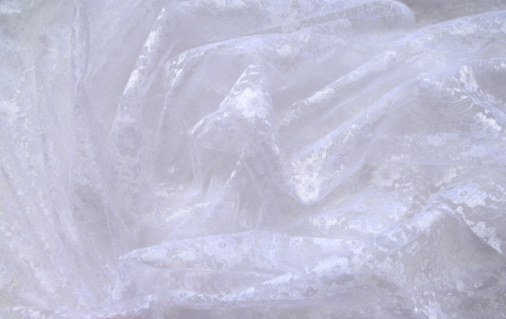 Гипюр белый