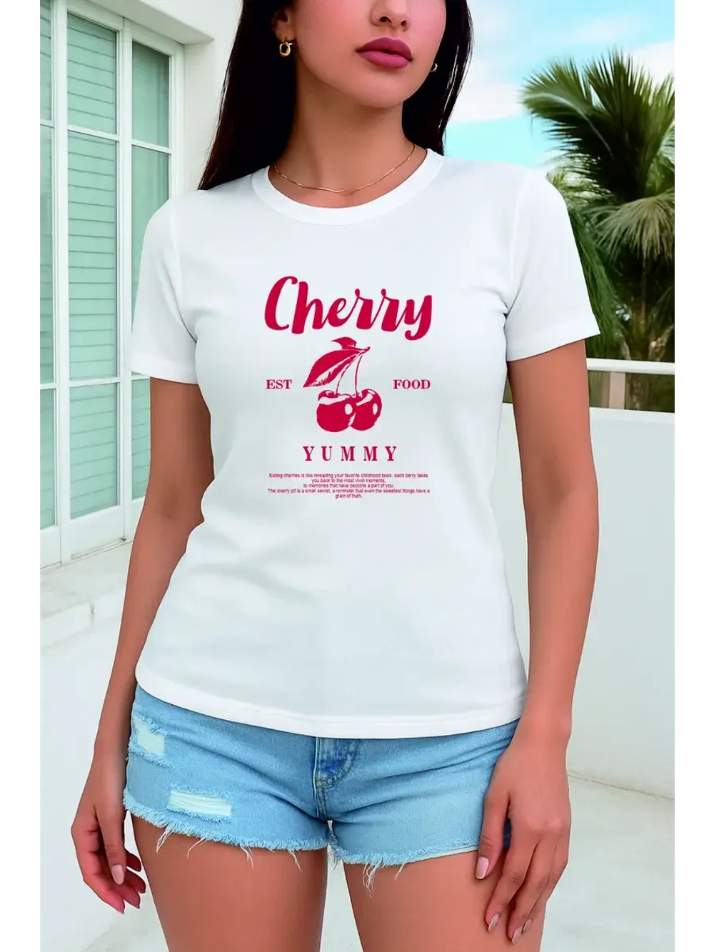Белая футболка с вишней