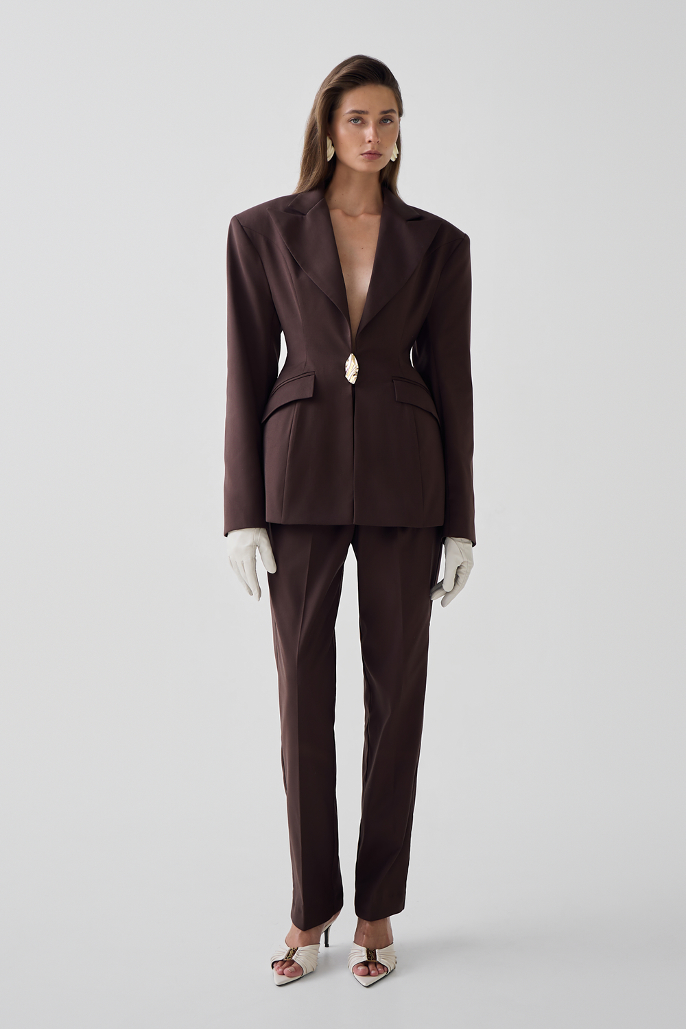 Комплект: жакет с акцентной талией и брюки прямого кроя (s-m)