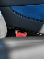 Чехлы Люкс DAF XF 106 (экокожа, черный цвет, синяя вставка)