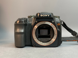 Sony Alpha DSLR-A100 body