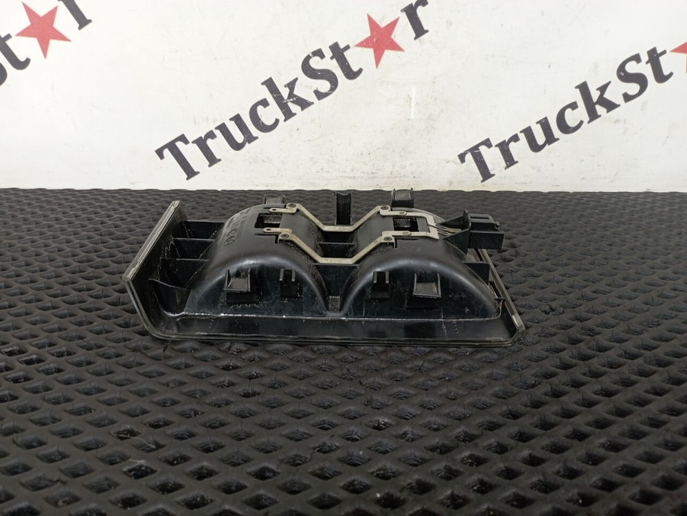 Плафон внутреннего освещения  правый