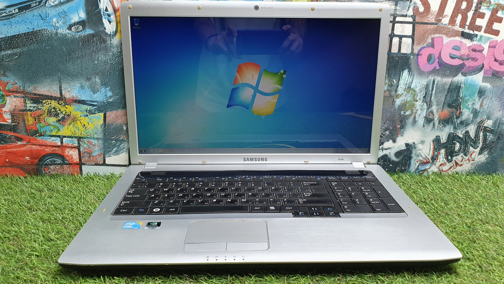 Ноутбук Samsung i3/4 Gb/NP-R730-JT02 [np-r730-jt02ru]/Windows 7