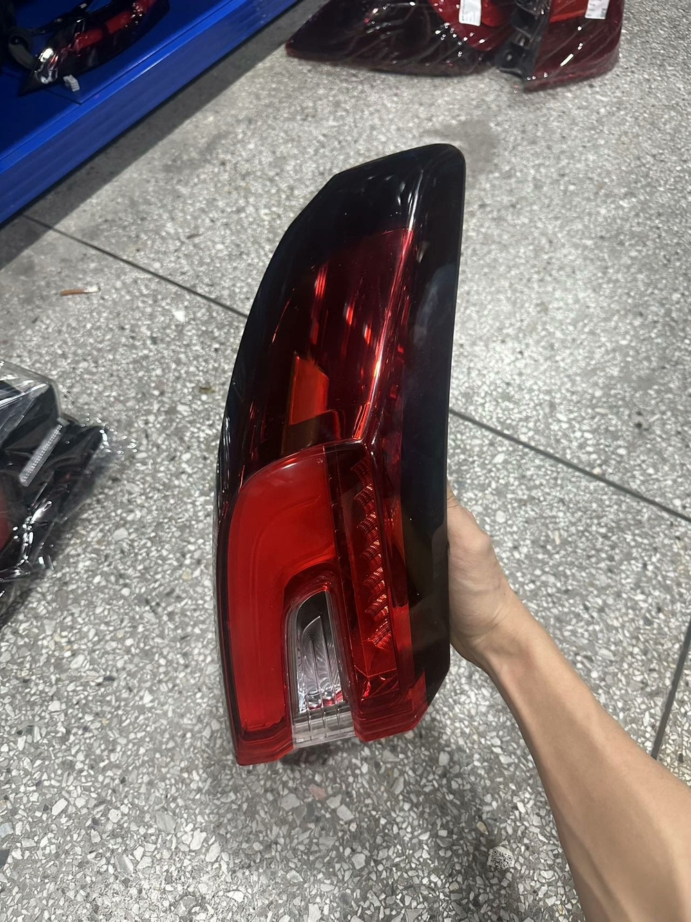 Задние фонари (левый и правый) для Honda UR-V