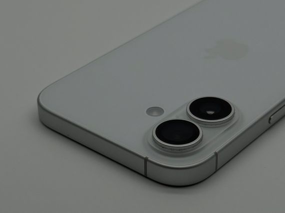iPhone 16 128gb White