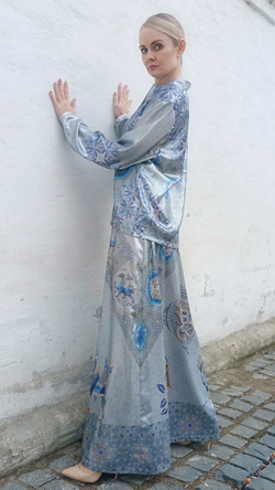 Костюм "Гжель" (блуза и юбка), коллекция "Сны белого камня", по мотивам белокаменной резьбы домонгольских соборов Владимирской земли