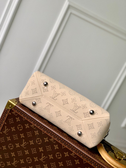 Louis Vuitton Hand It All PM