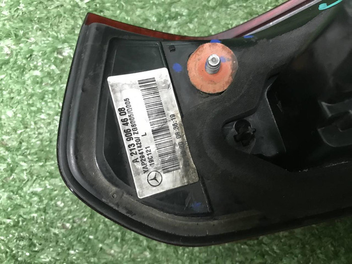 Фонарь левый внутренний Mercedes E W213 (20-23)