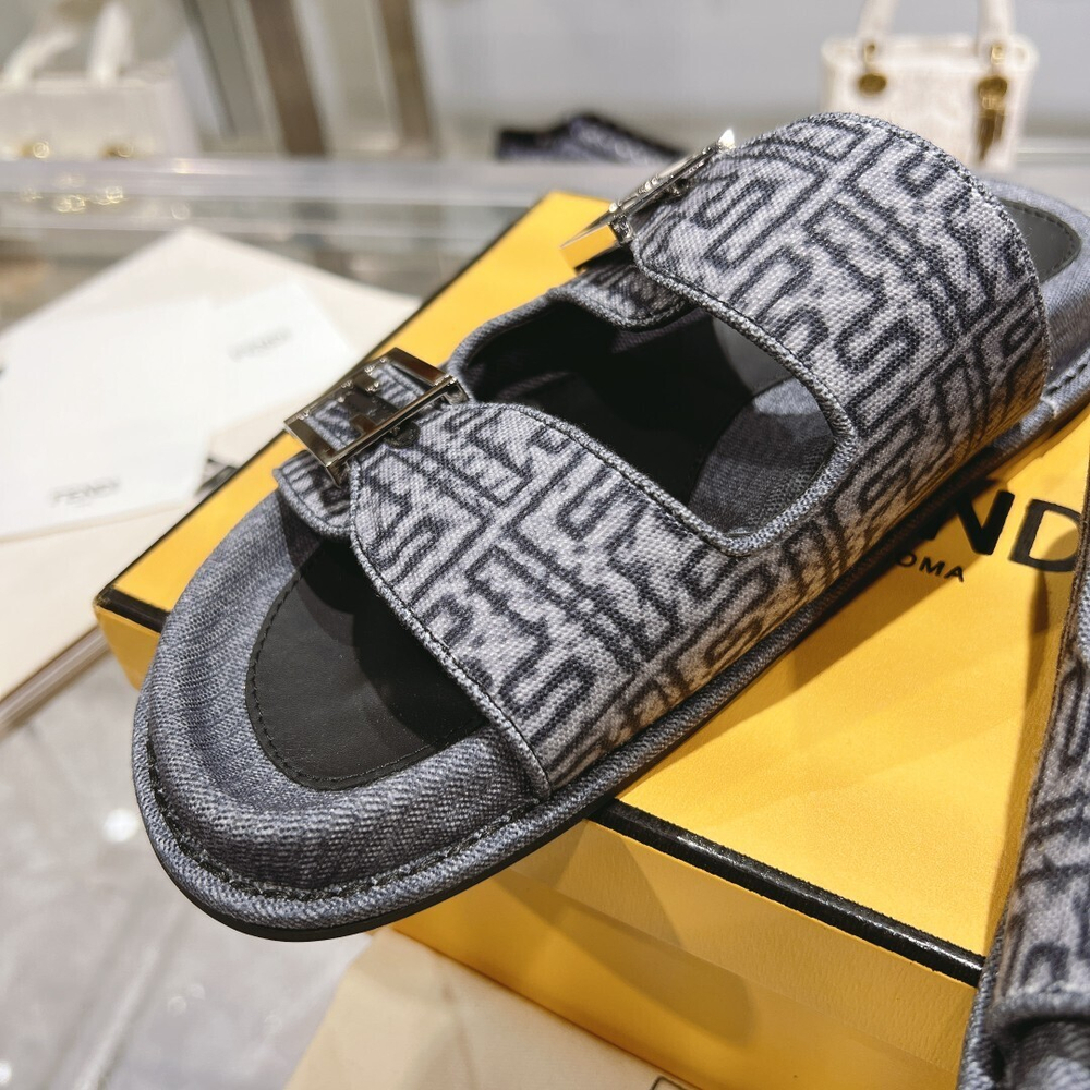 Fendi Feel Slides