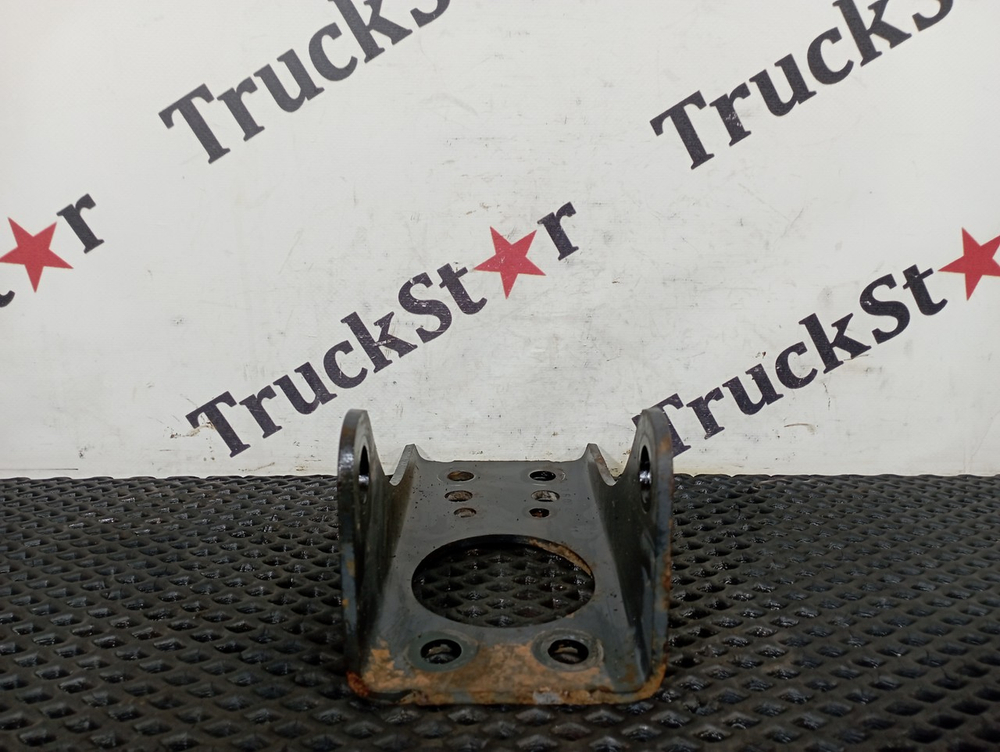 Кронштейн амортизатора заднего