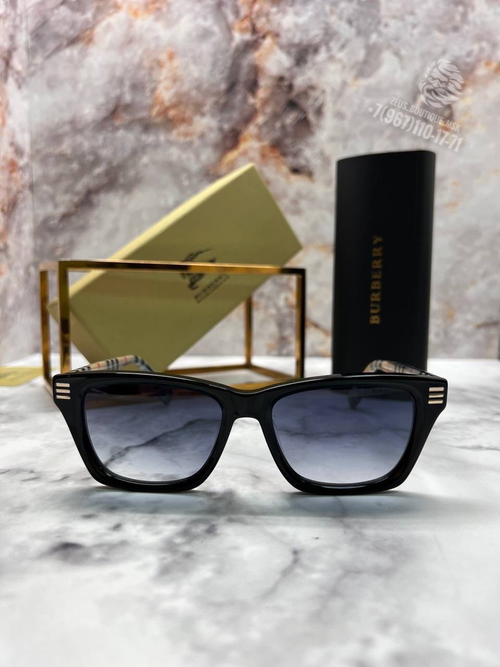 Солнечные очки Burberry