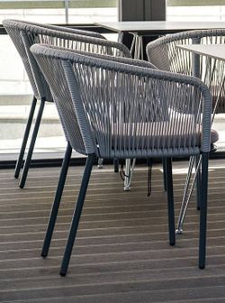 "Марсель" стул плетеный из роупа, каркас алюминий темно-серый (RAL7024) муар, роуп светло-серый круглый, ткань светло-серая