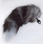 Хромированная анальная пробка с пушистым хвостом (Цвет: серебристый)