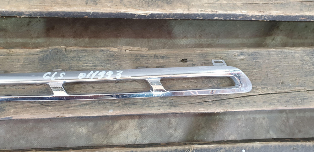 Молдинг решетки радиатора Mercedes GL GLS (X166) 15-19 Б/У Оригинал A1668882085