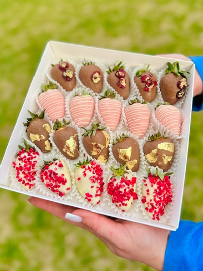 Клубника в бельгийском шоколаде Вишенка , 20-25 шт