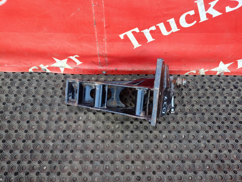 Кронштейн торсиона кабины правый