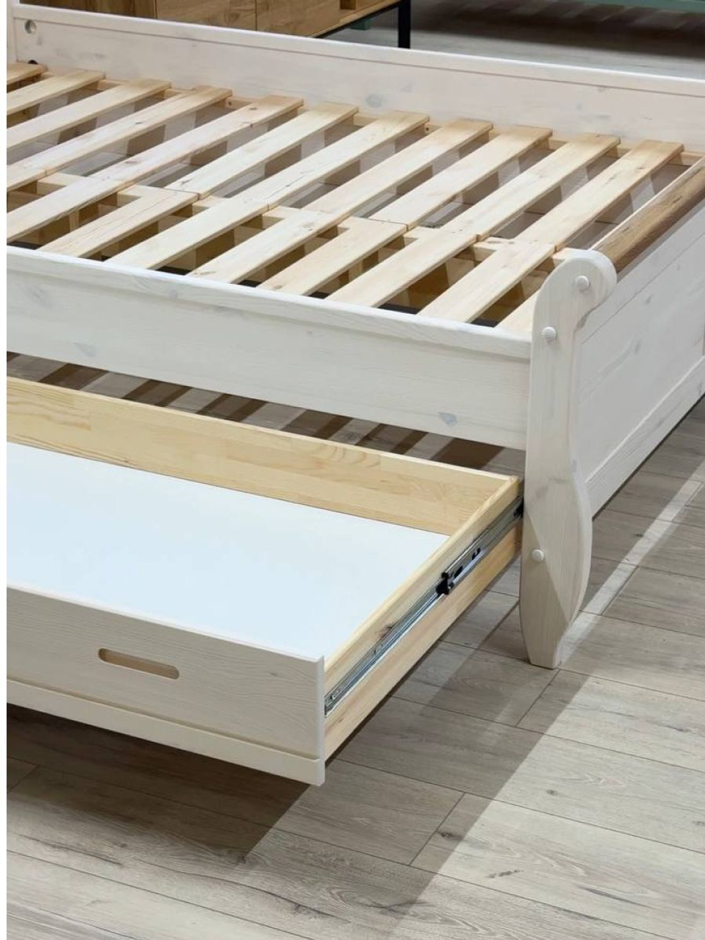 Кровать односпальная 90х200 Мелания с местом для хранения, ящик для белья, массив сосны и дуба, Dipriz