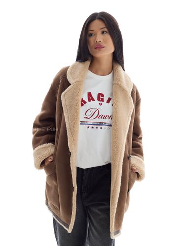 Коричневая дубленка с петлевыми застёжками