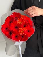 Букет из гербер в красном оттенке 15 шт