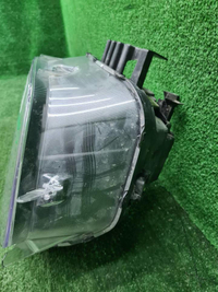 Битая Фара правая Hyundai Santa Fe 4 (2018-2021) LED