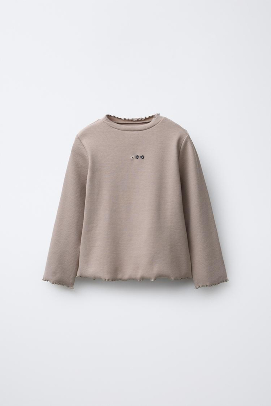 ZARA ФУТБОЛКА В РУБЧИК С ВЫШИВКОЙ, СЕРЫЙ