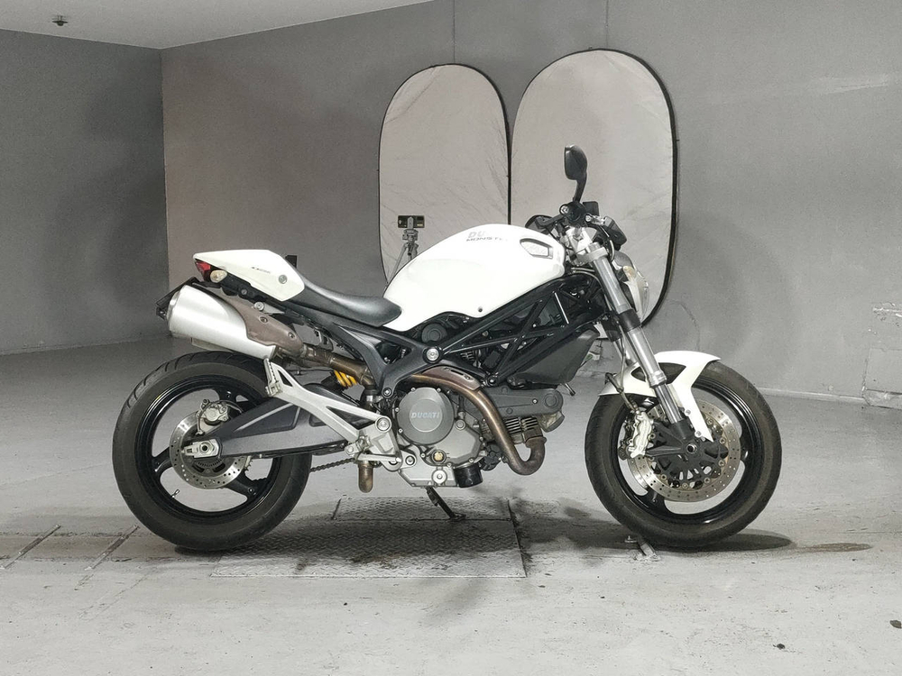 Ducati Monster 696 Plus 2013