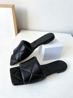 Новые кожаные шлепанцы Bottega Veneta, 38,5