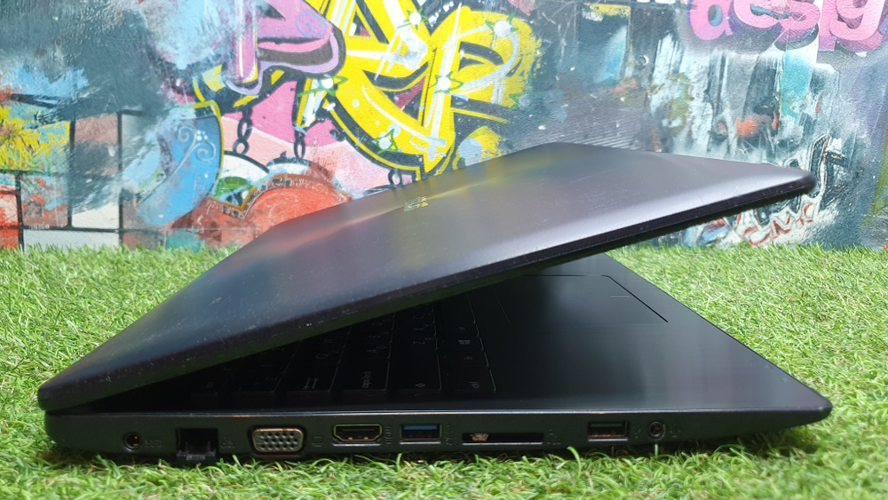 Ноутбук ASUS Celeron/4Gb