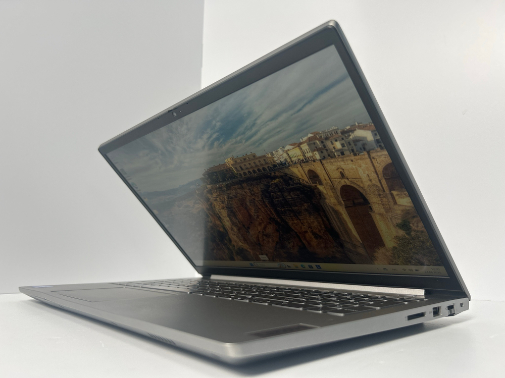 Ноутбук Lenovo ThinkBook 15 Gen 2 (20VE0051RU) 15.6"/Intel Core i5-1135G7/RAM 8 GB/SSD 512 GB/Intel Iris Xe/1920x1080/IPS/Windows 11/Подсветка кл-ры:LED/серый. Состояние: Уценка/царапина на матрице