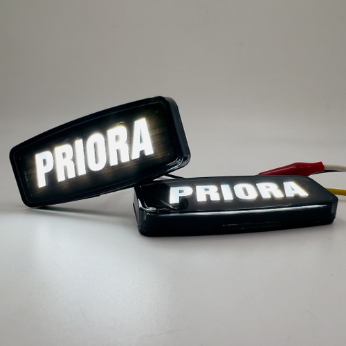 Повторитель поворота белый на крыло диодный с надписью PRIORA для Лада Приора 2шт