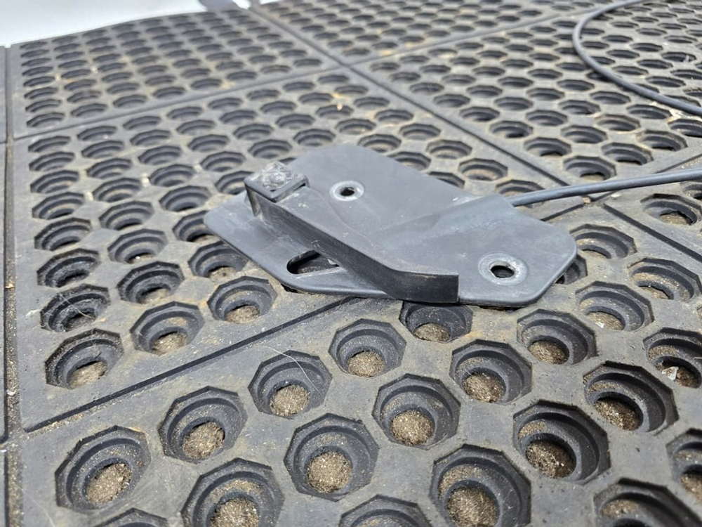 Комплект замков капота 2020г.