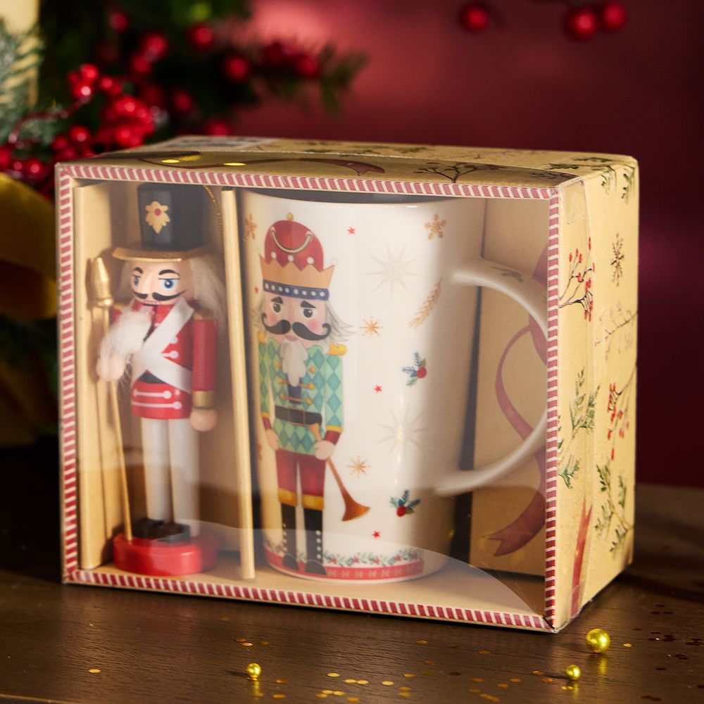 НАБОР ПОДАРОЧНЫЙ LEFARD "ЩЕЛКУНЧИК" (КРУЖКА 385 МЛ В КОМПЛЕКТЕ С ЁЛОЧНОЙ ИГРУШКОЙ)