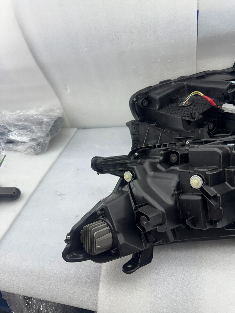 Оригинальная светодиодная фара (LED) Toyota Camry XV70 2018-2024