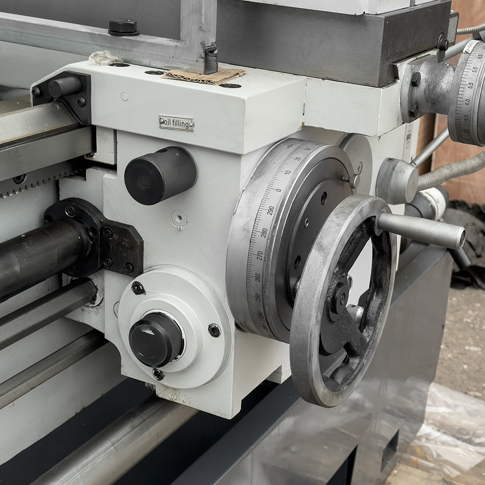 VISPROM SPV-1500/660 универсальный токарный станок с УЦИ