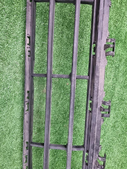 Решетка переднего бампера BMW X1 F48 (2019-2022)