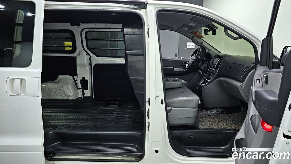 Hyundai The New Grand Starex Van 3-х местный (01.2020)