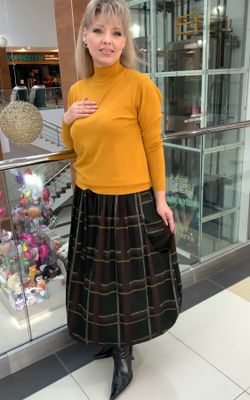 Длинная юбка в клетку с карманами