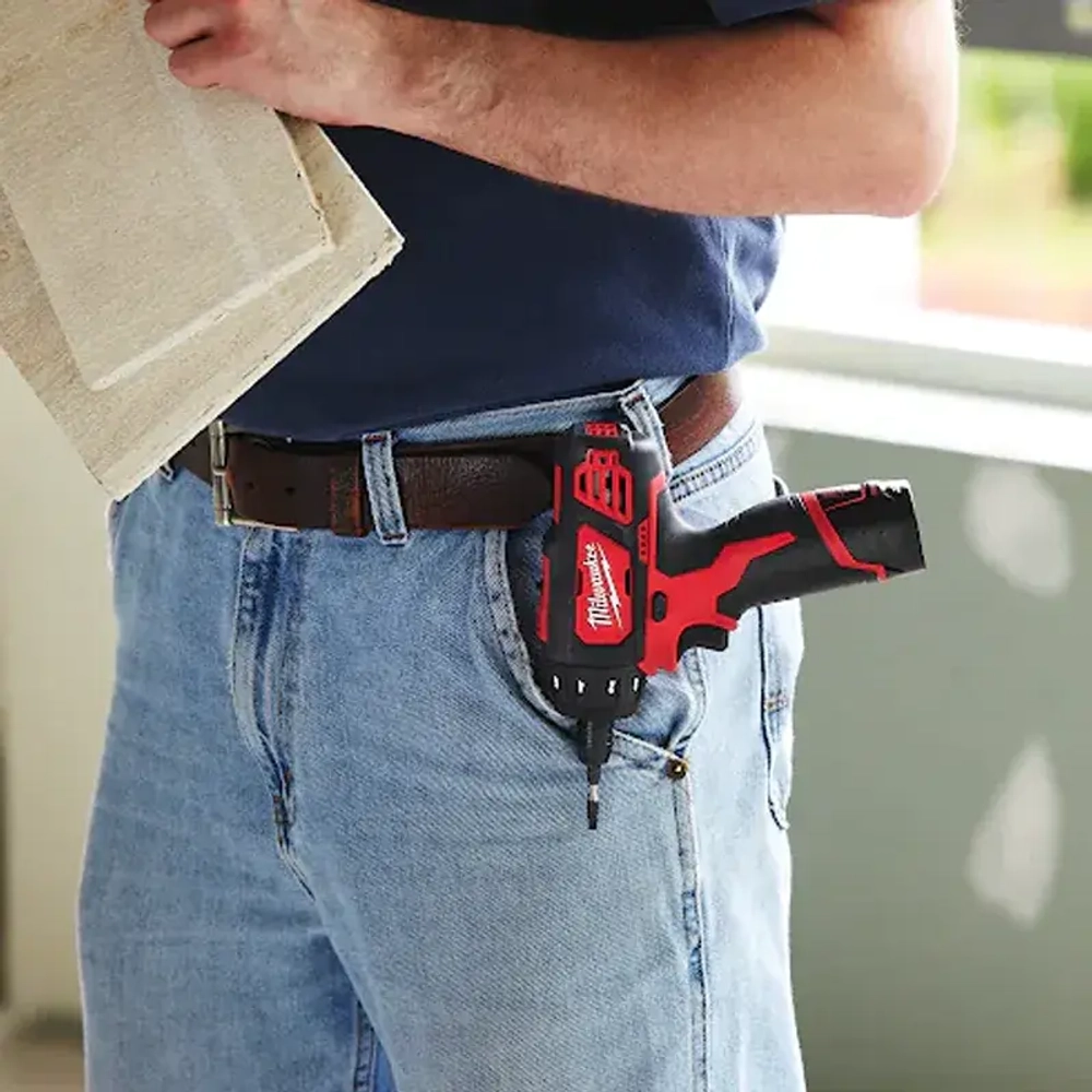 Milwaukee M12 BD-202C аккумуляторный шуруповерт (2 x 2 Ач, ЗУ) 4933441900