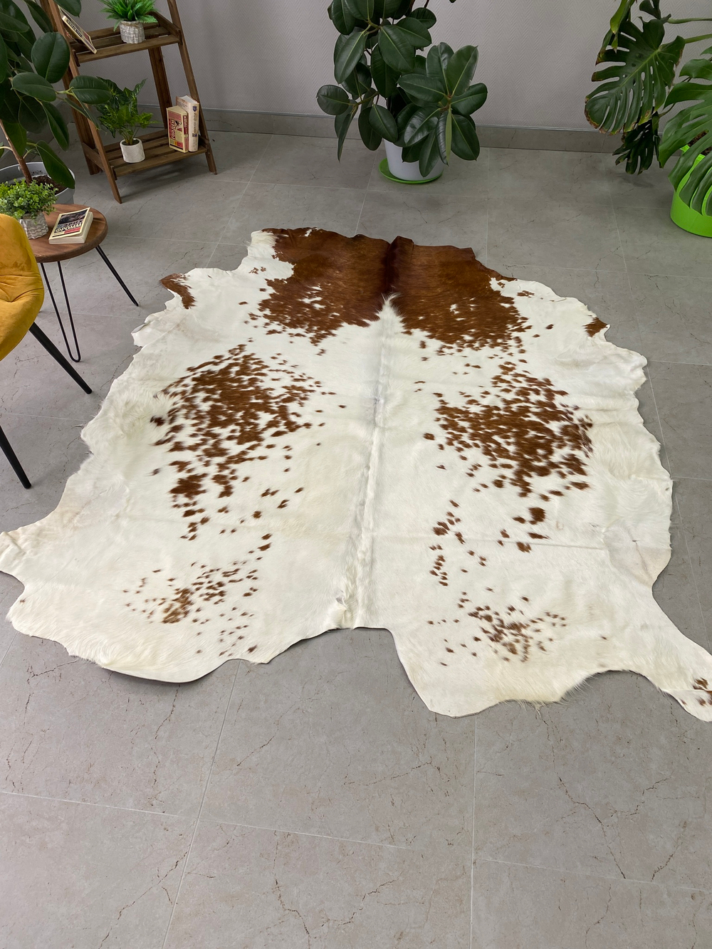Коровья шкура на пол натуральная. 200 х 190 см