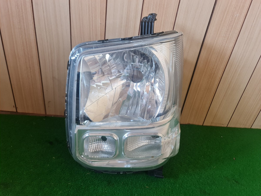 фара левая Suzuki Every DA17V 2021