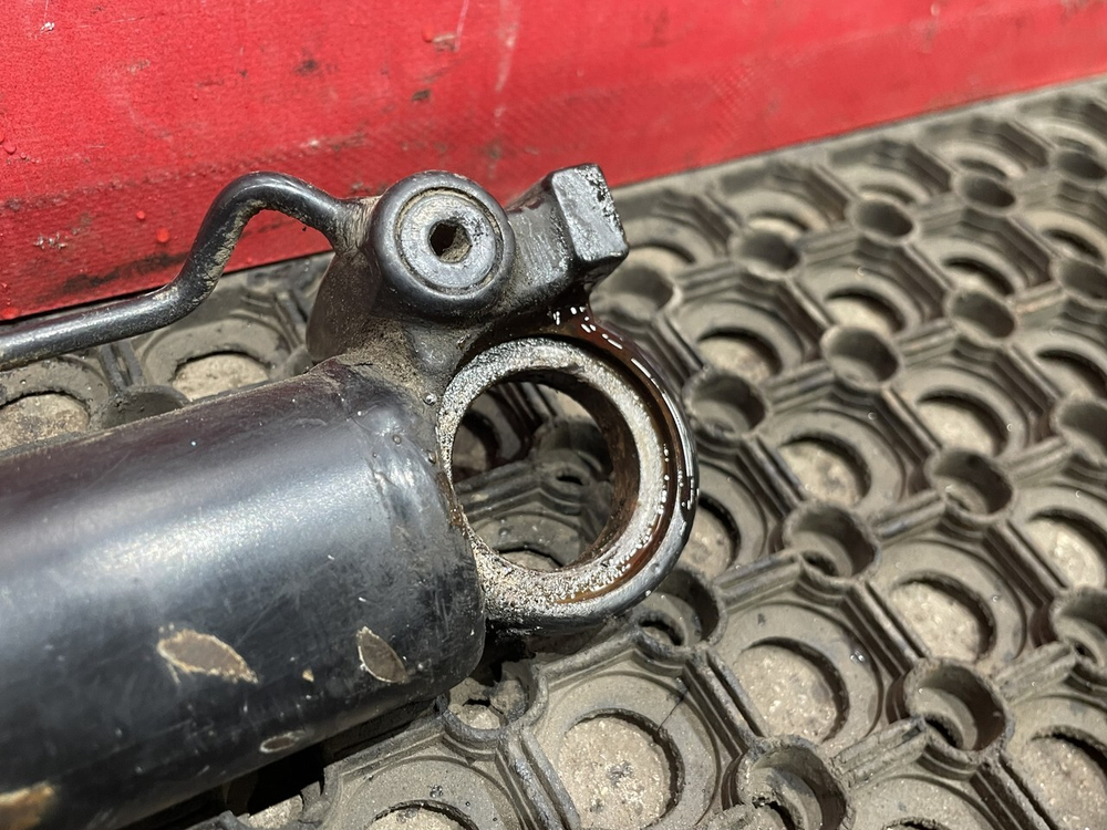 Цилиндр подъема кабины