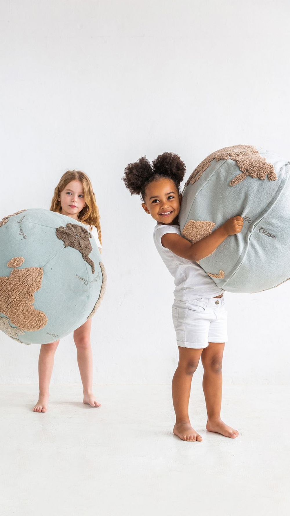 Пуф Lorena Canals World Map (45 x Ø50 см)