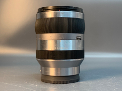 Sony 18-200mm OSS , сколы на пластмассе передней линзы