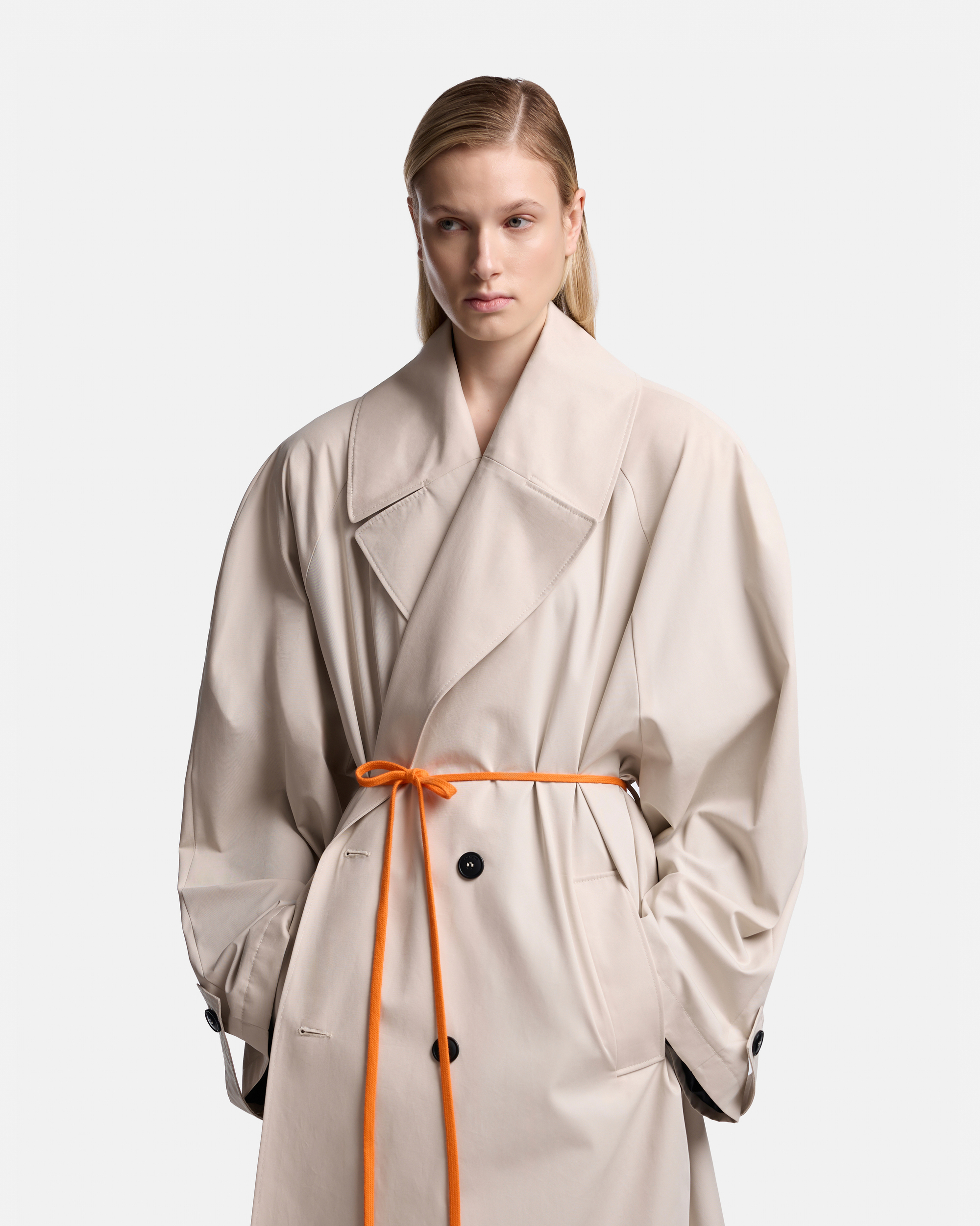 ТРЕНЧ-КЕЙП О СИЛУЭТА